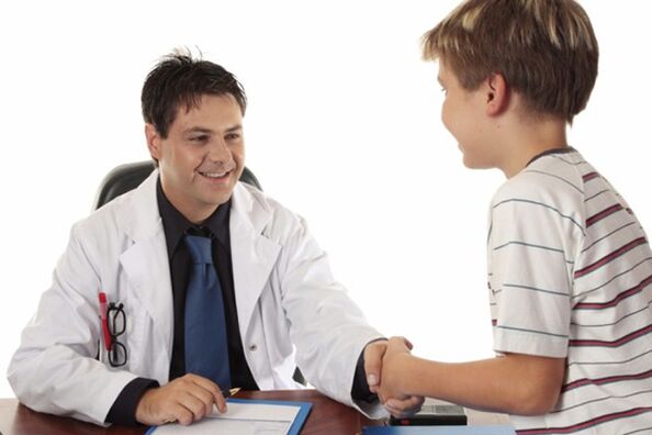 The doctor prescribes vitamins for the teenager to enlarge the penis